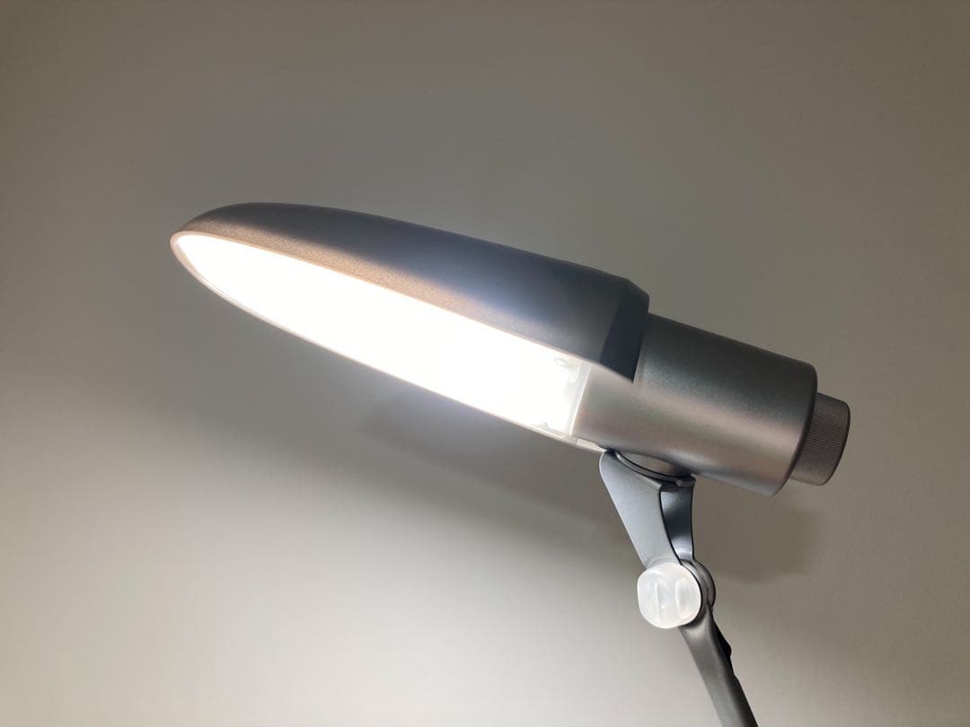 目に優しいLED読書灯 調光機能付 スワン電器