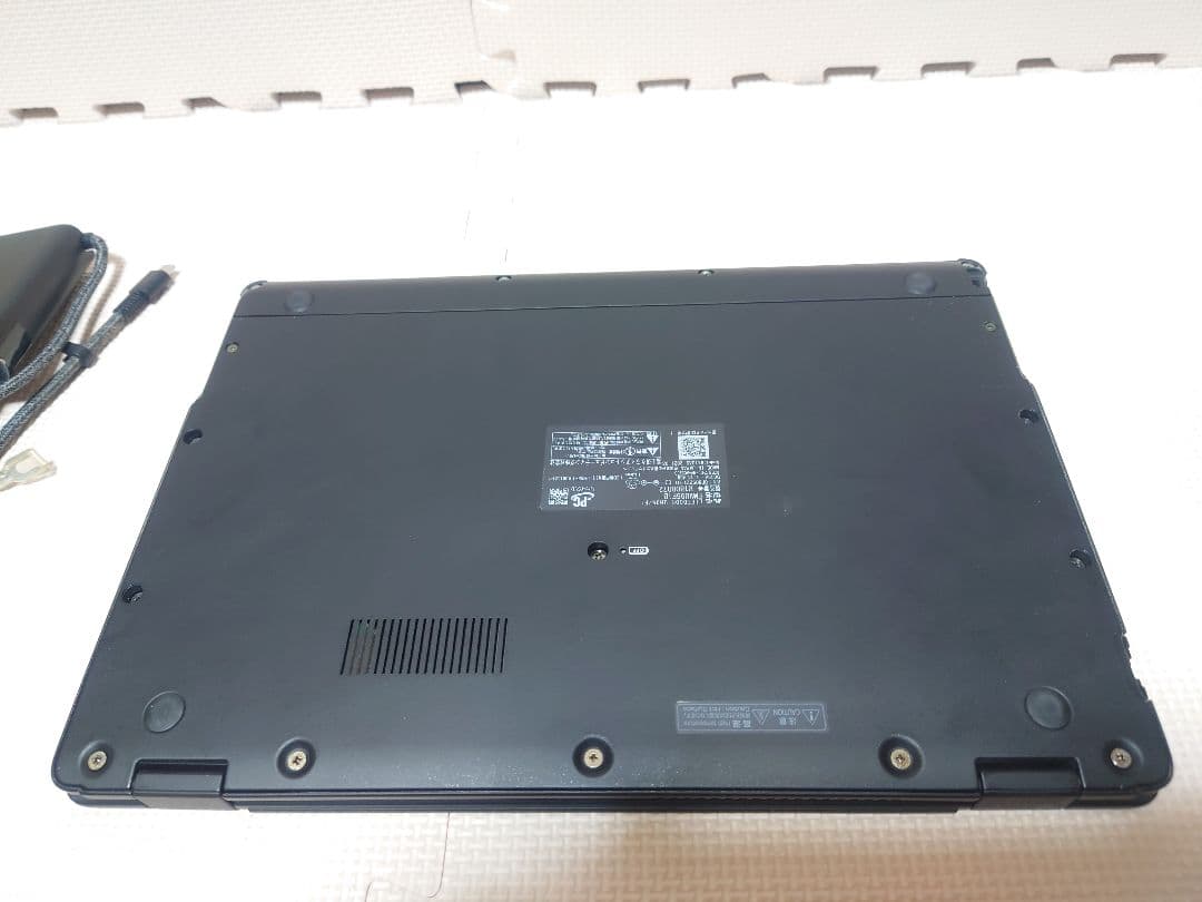 富士通 Lifebook UH95 i7-1165G7 868g 2in1タッチ