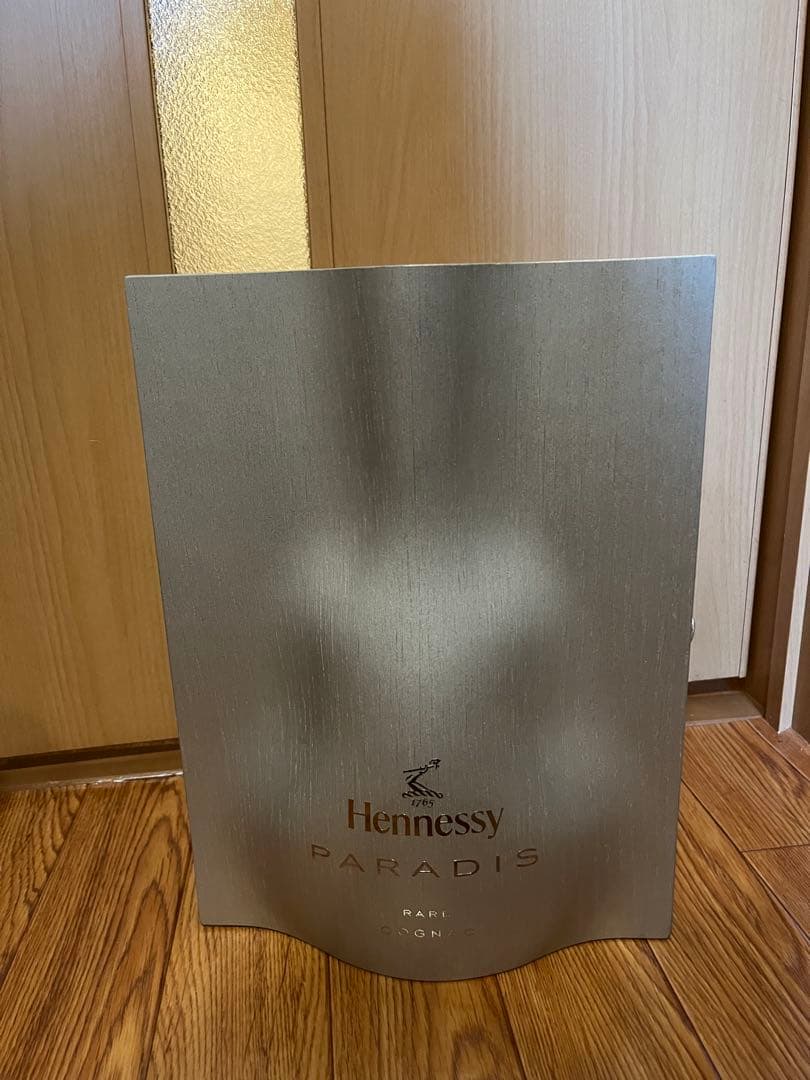 Hennessy PARADIS 専用ボックス入り