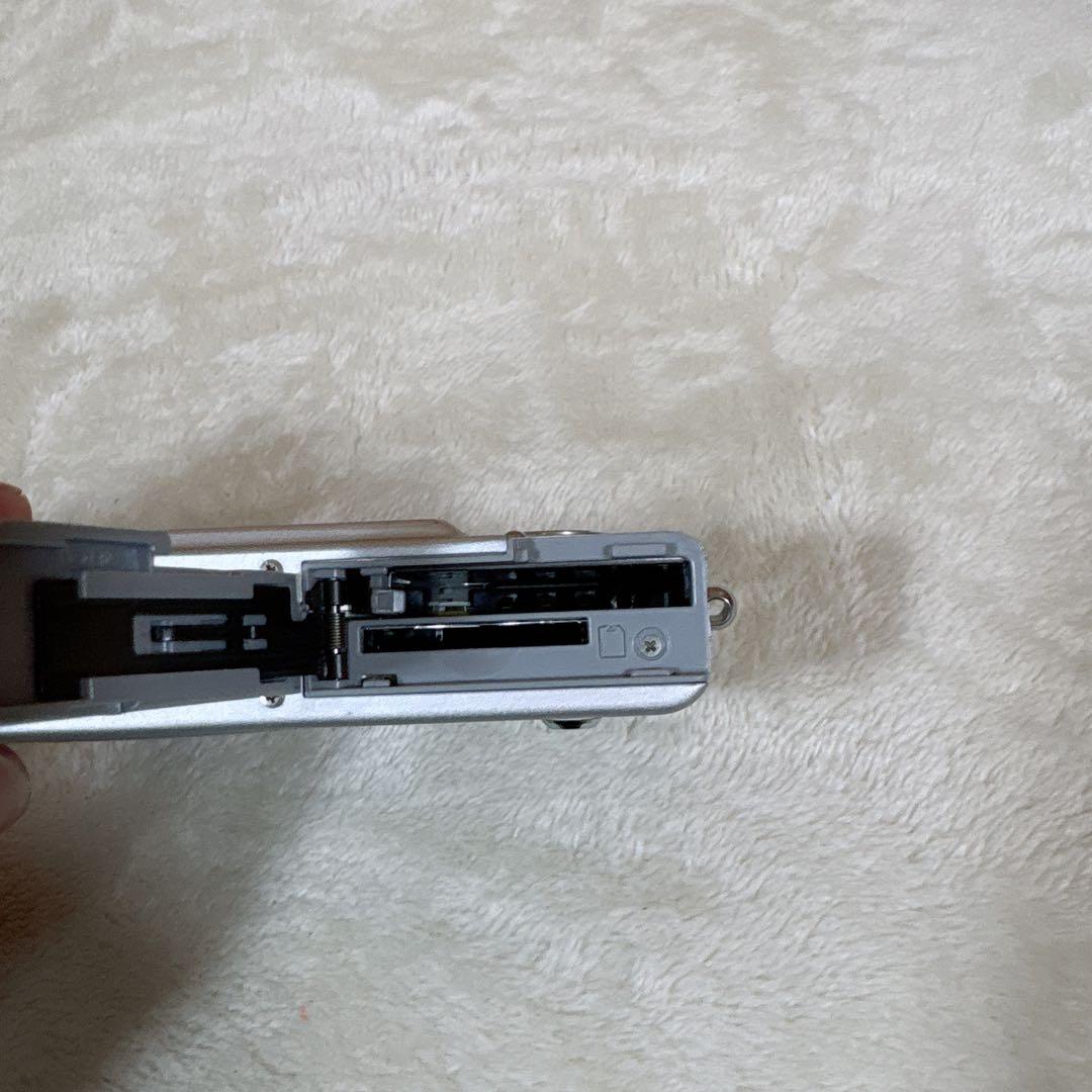 カシオCASIO EXILIM EX-Z4 デジタルカメラ 動作確認済　シルバー