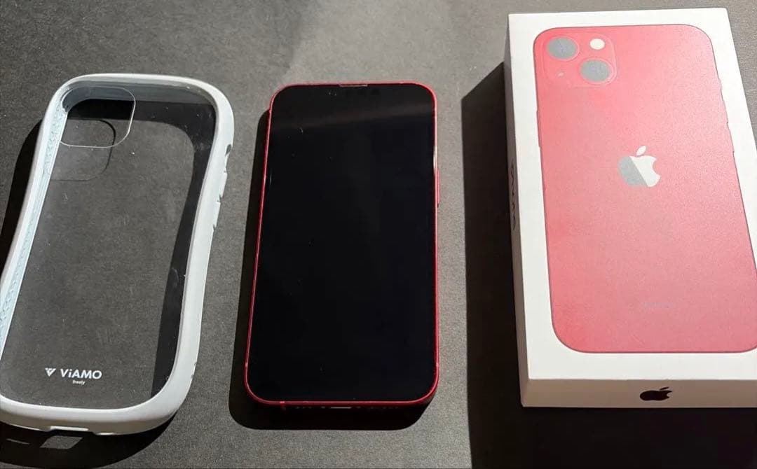 iPhone13 RED256GBバッテリー残量88% SIMフリー　ケース付き