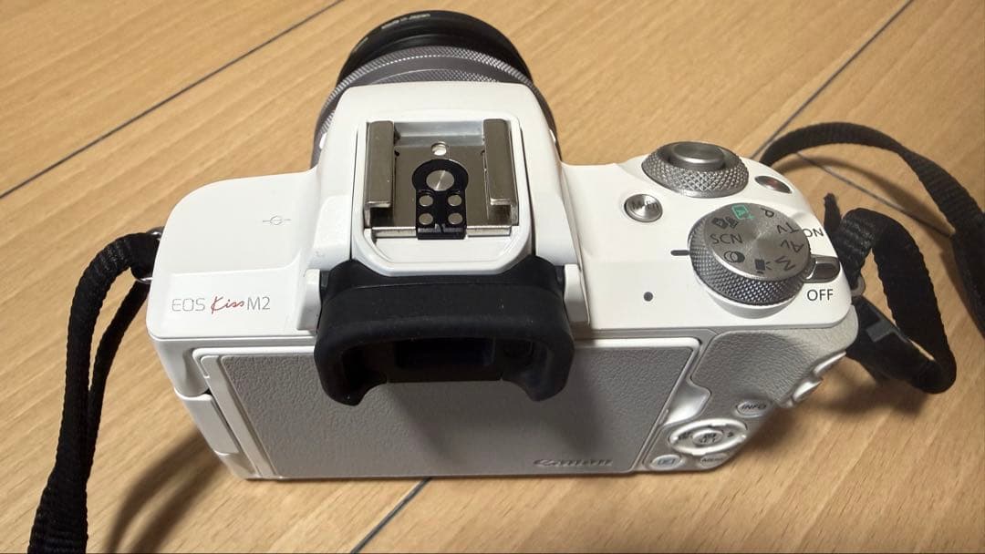 Canon EOS Kiss M2 ホワイト ミラーレス一眼カメラ　レンズ2種