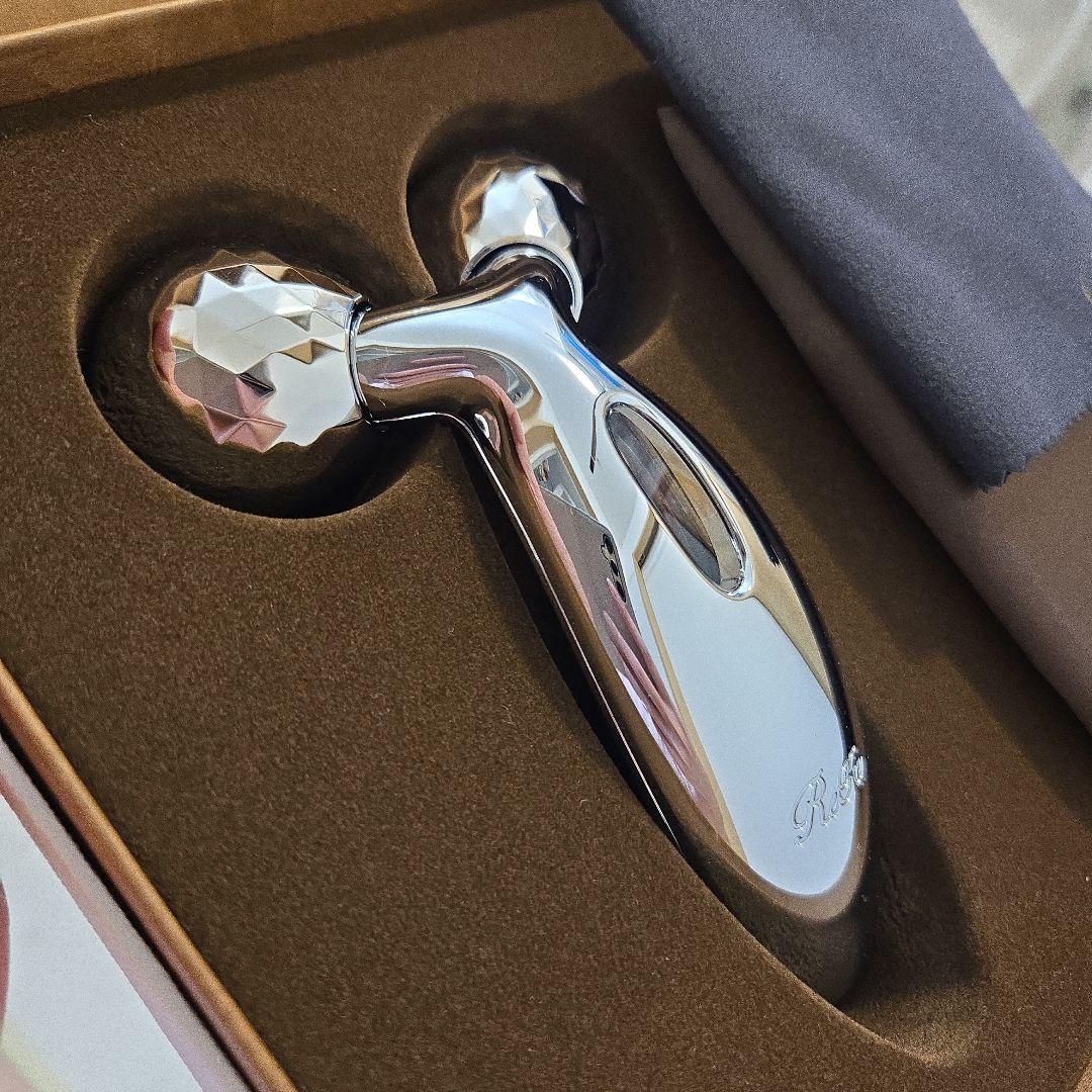 【美品】ReFa CARAT　リファカラット　プラチナ電子ローラー