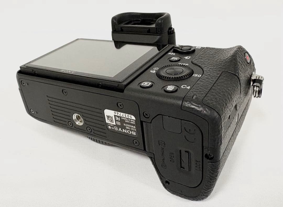 美品【SC:1,592】 SONY α7 II ILCE-7M2 28-70mm