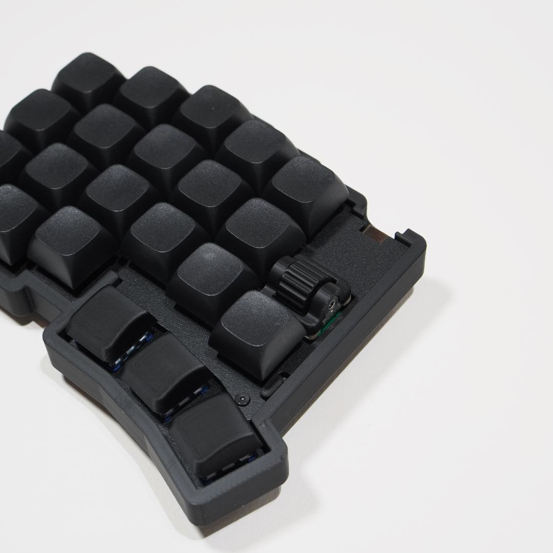 【即納】左右分割式トラックボール付きワイヤレスキーボード【roBa】