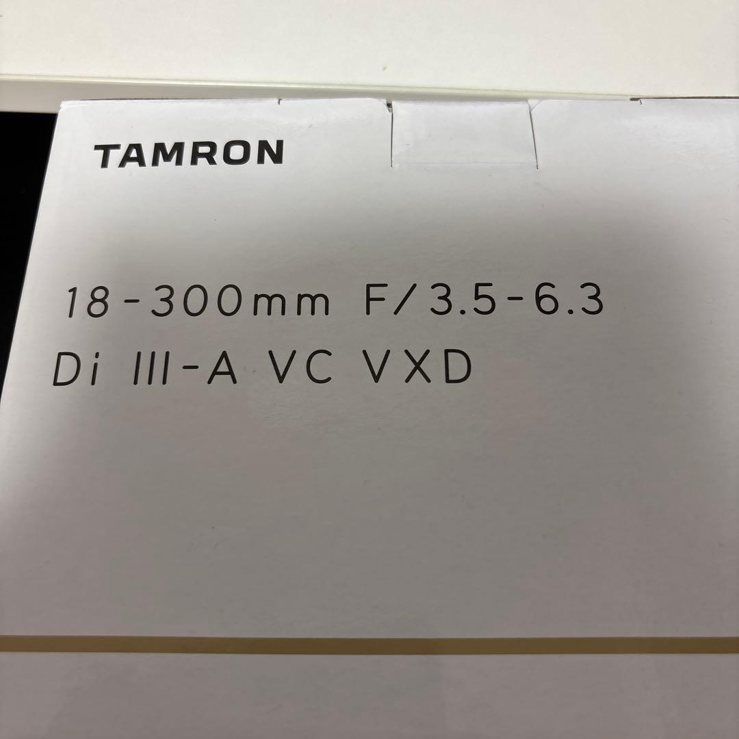 新品未使用　ソニーEマウント用 カメラレンズ 18-300F3.5-6.3