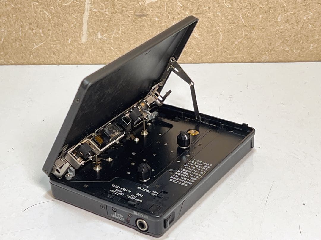 シャープ Piu JC-K99-BKポータブルカセットプレーヤー ジャンク品