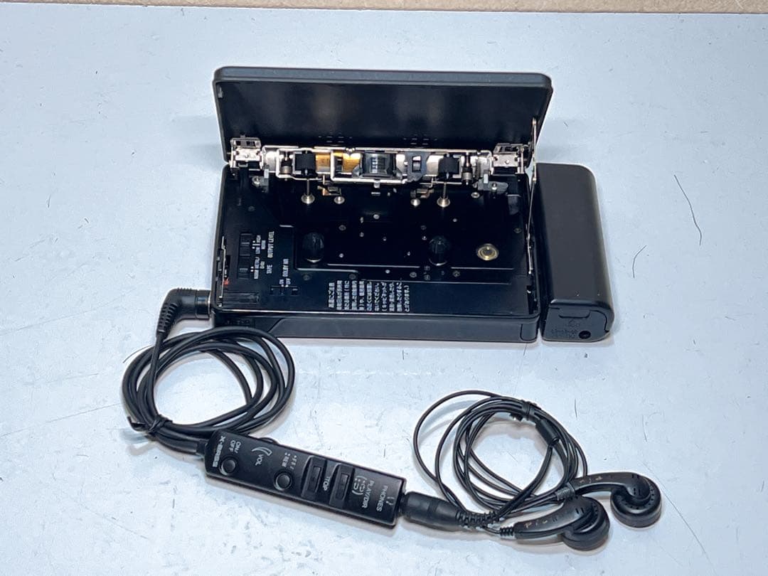 シャープ Piu JC-K99-BKポータブルカセットプレーヤー ジャンク品