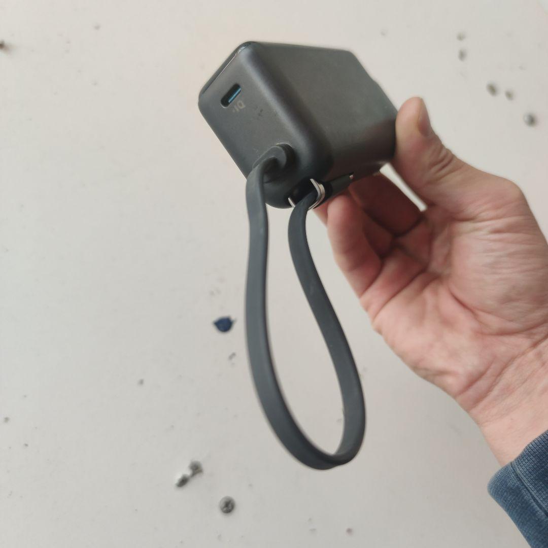 ANKER 30W モバイルバッテリー
