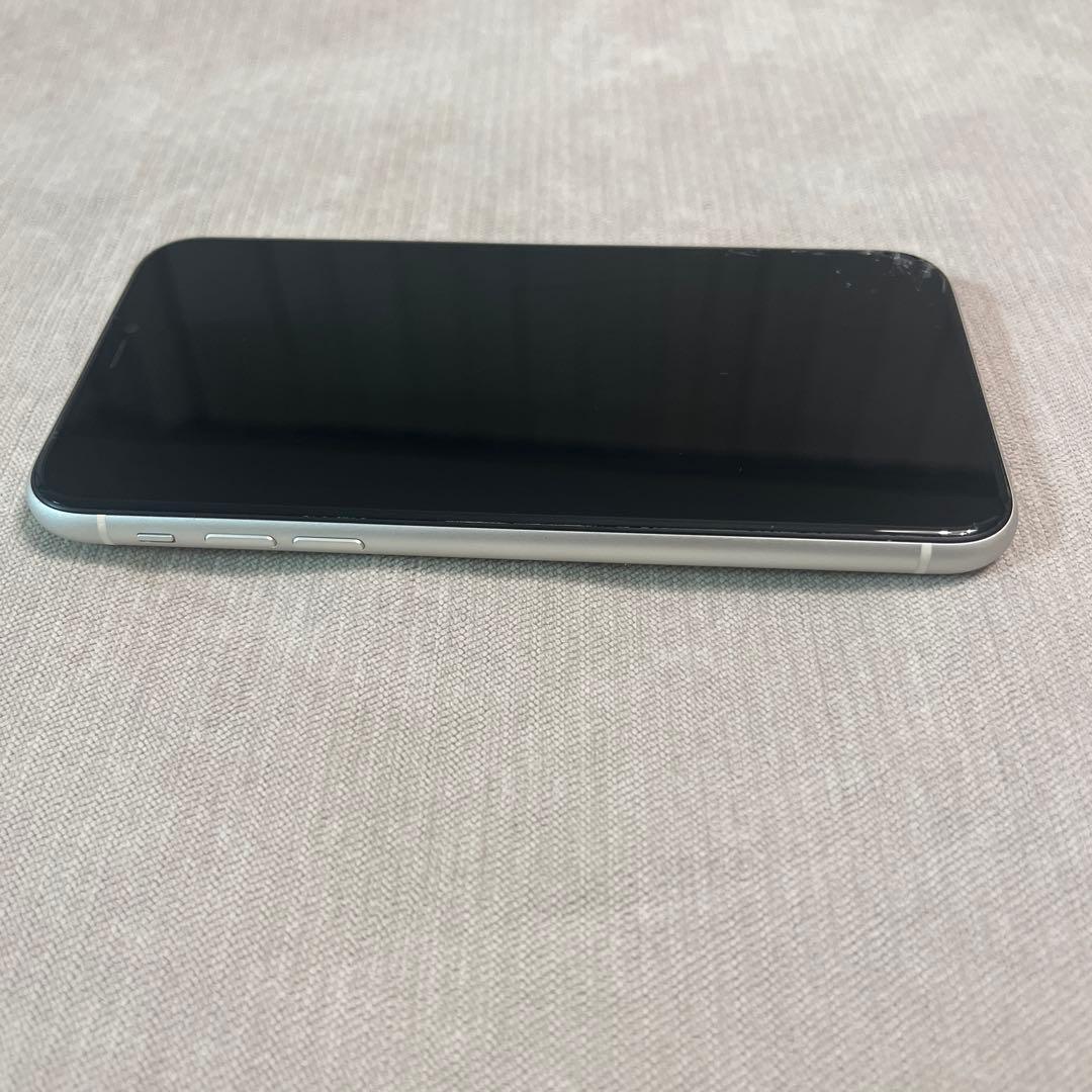 Apple iPhone 11 ホワイト 本体　クリアケース付き