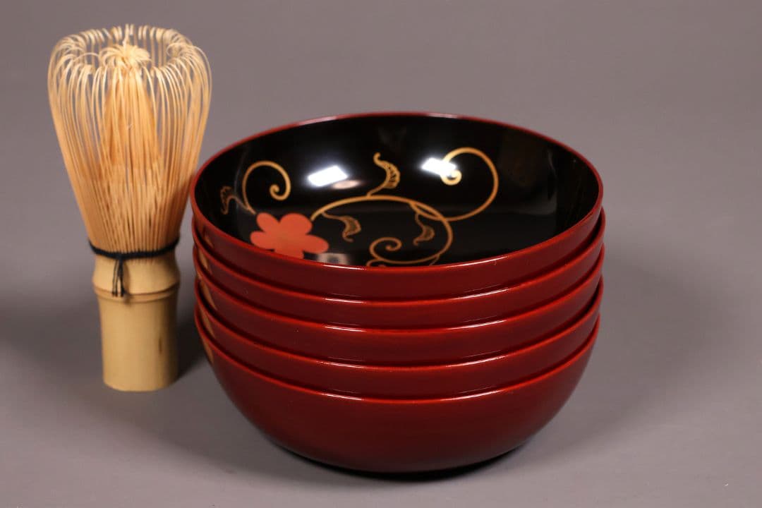 【MA489】漆芸 木製漆器 梅唐草蒔絵 木皿 五客 11.9cm 黒塗 溜塗