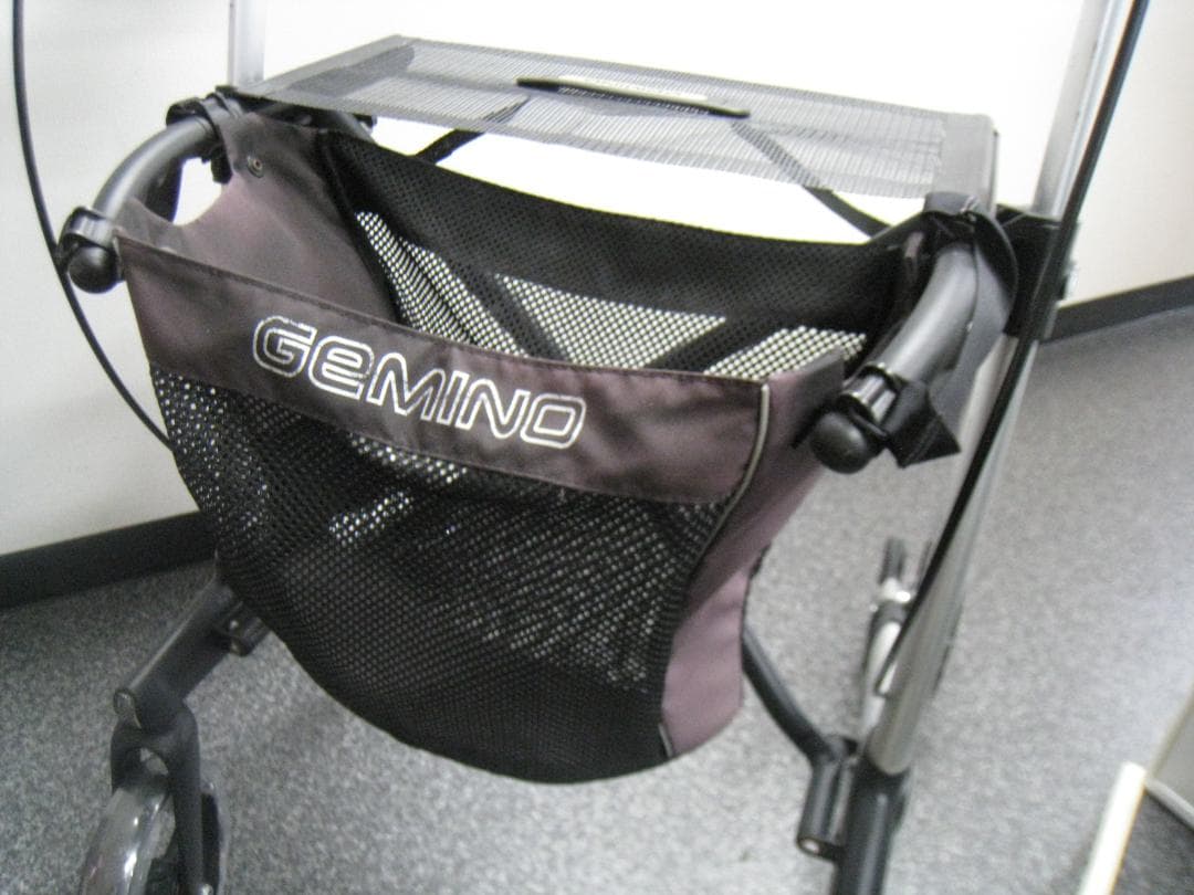 ハンディウォークＬ　GEMINO 30 歩行器 歩行車 パラマウントベッド ②