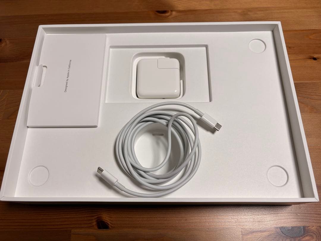 13.3インチMacBookAir(整備済製品) M1チップ - ゴールド