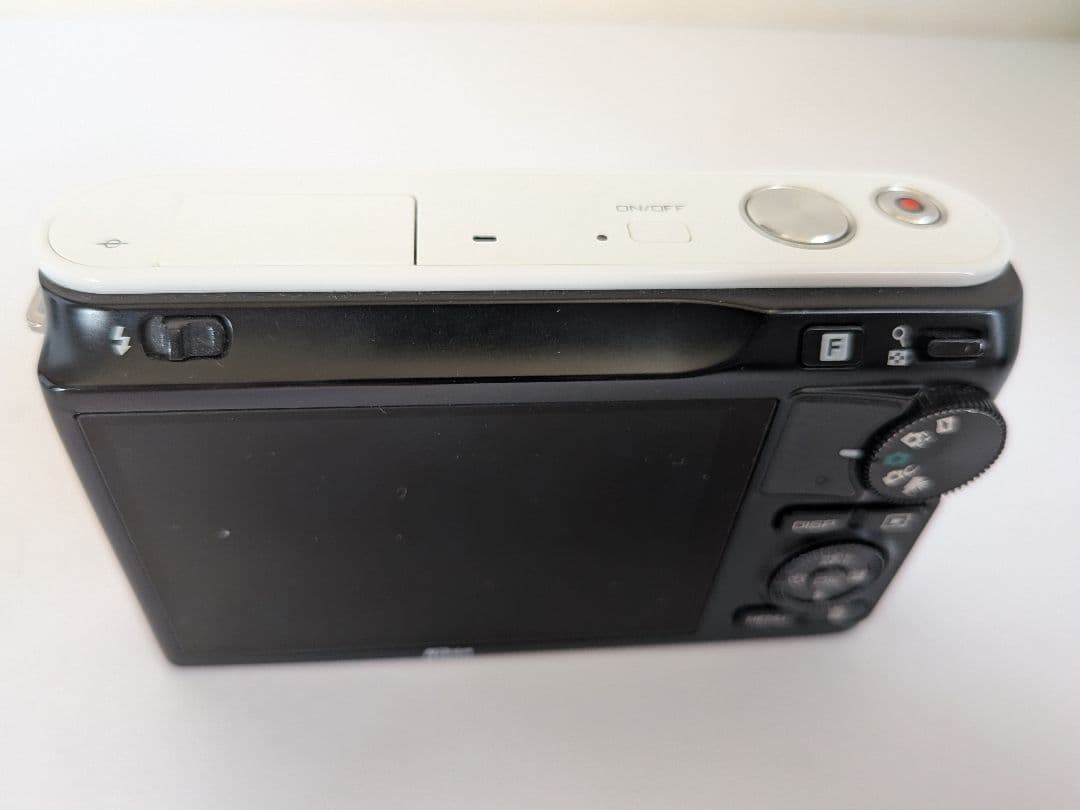 【極美品】Nikon 1 J2 ホワイト ✨大人気望遠レンズセット✨