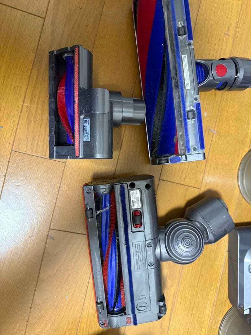 Dyson スティッククリーナー本体 各種アタッチメント付きジャンク品
