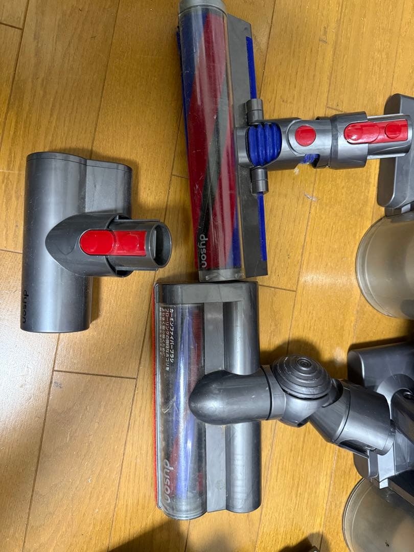 Dyson スティッククリーナー本体 各種アタッチメント付きジャンク品