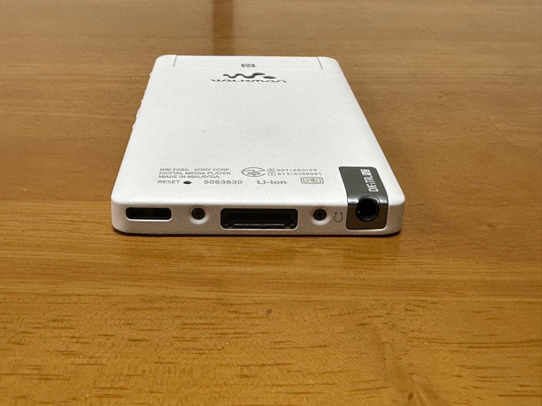 SONY NW-F886 ホワイト 32GB【初期化済・箱説付属】