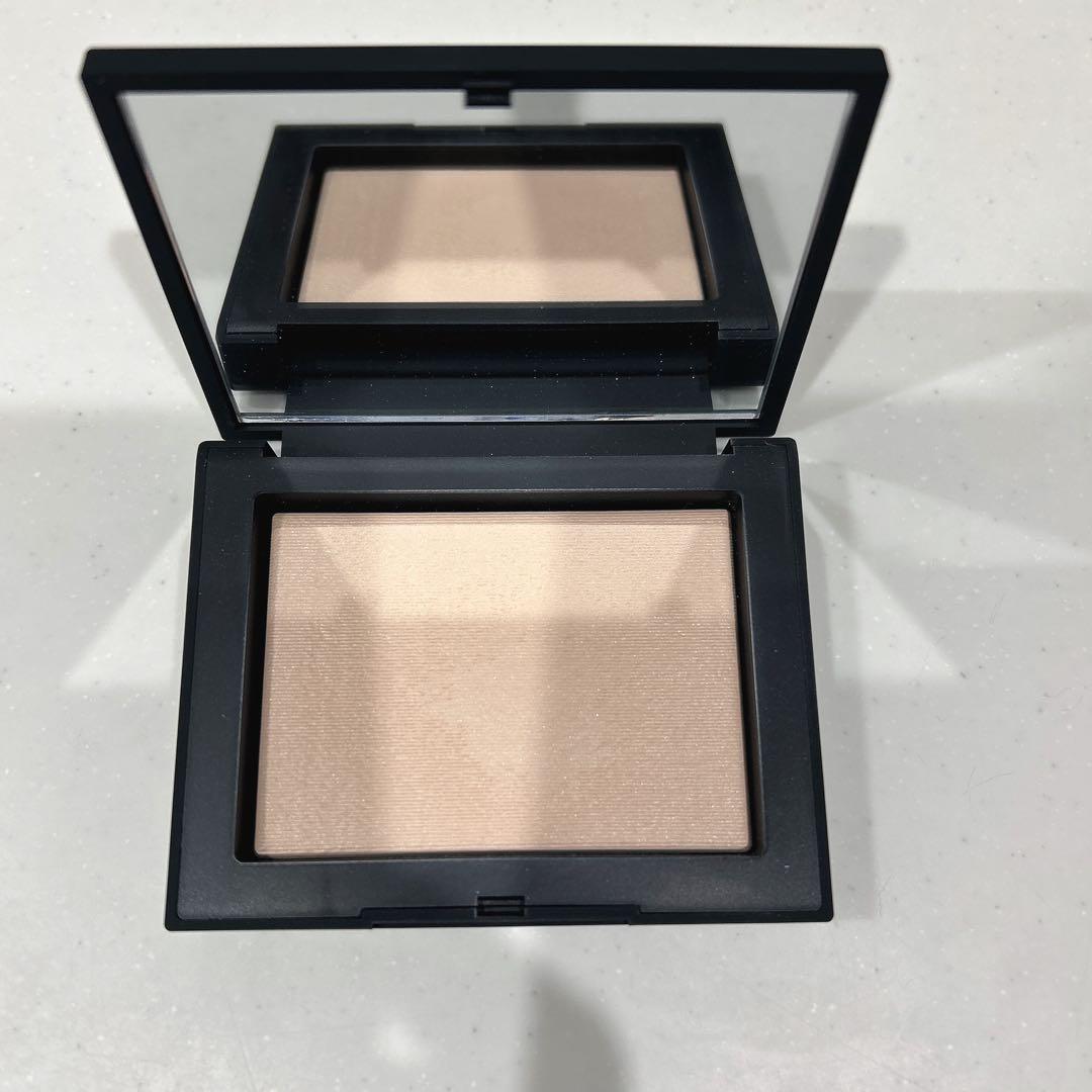 NARS ライトリフレクティングセッティングパウダー　プレスト　N FOG