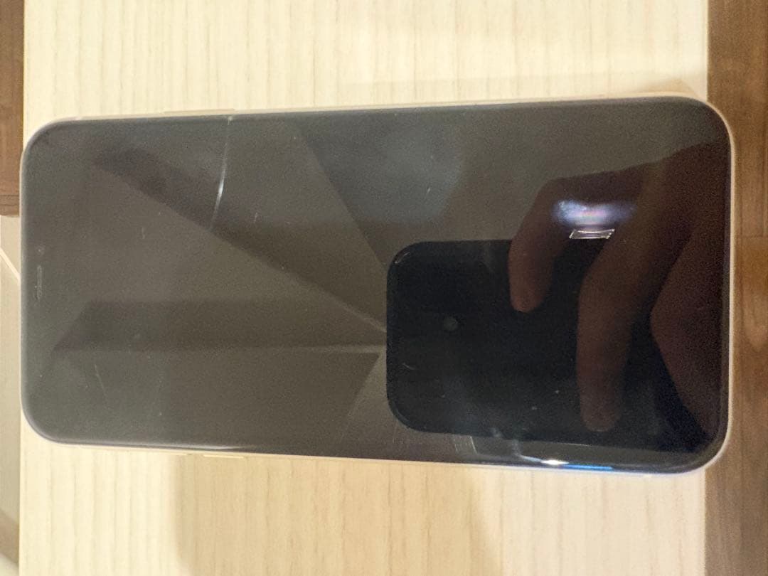 iPhone 11 256GB 背面・画面ひび割れ　値下げ交渉あり