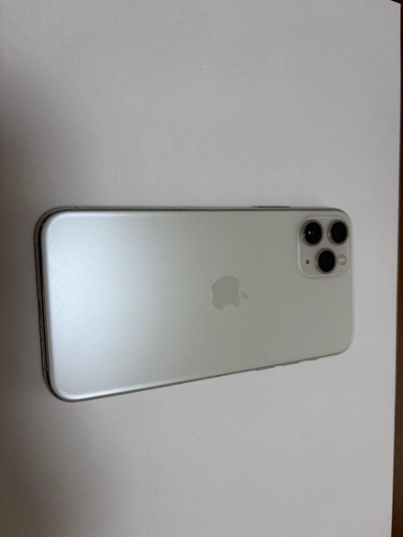 Apple iPhone 11 シルバー 本体