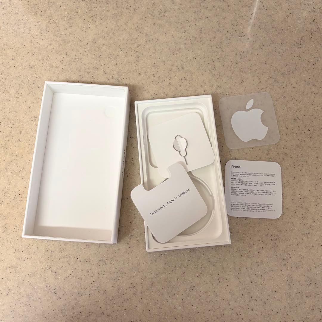 iPhoneSE3 第三世代 256GB スターライト SIMフリー Apple