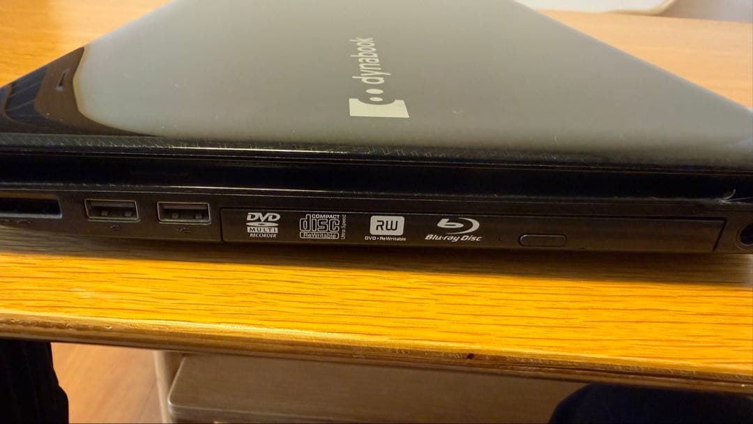 【動作確認済/SSD換装済み】東芝 dynabook T350/56BB