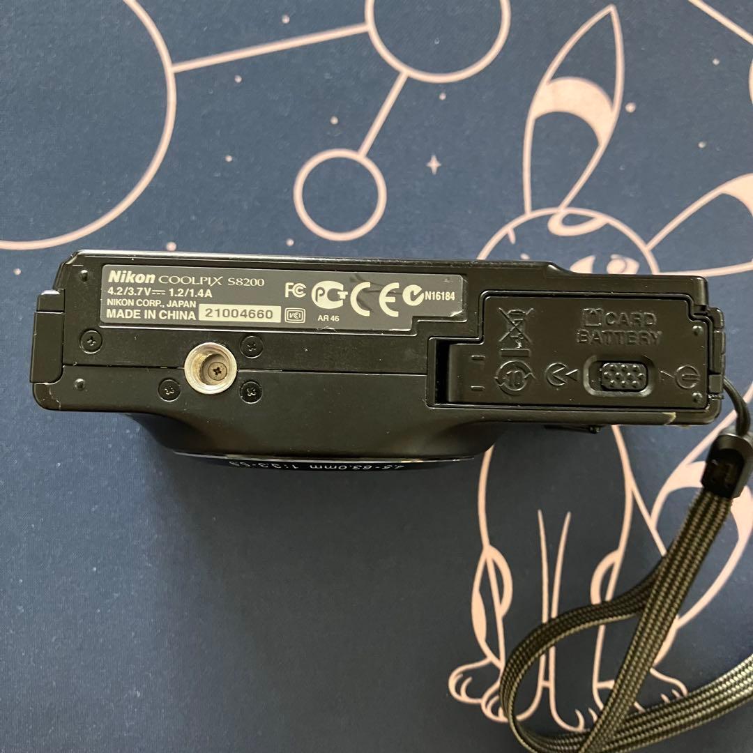 COOLPIX S8200 デジタルカメラ　付属品あり