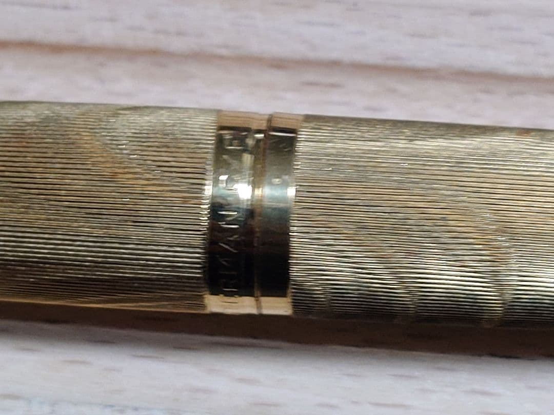 Waterman c/f モアレ plaque or g