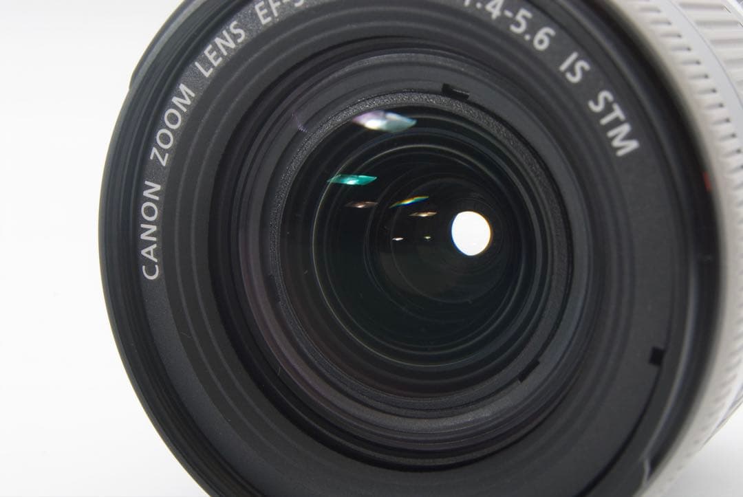 Canon EOS Kiss X10 ダブルズームキット　デジタル一眼レフカメラ