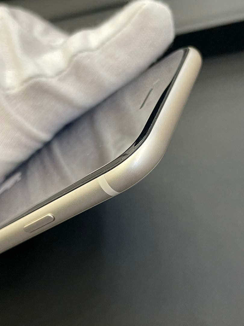 Apple iPhone アイフォン SE 第三世代 64GB ホワイト