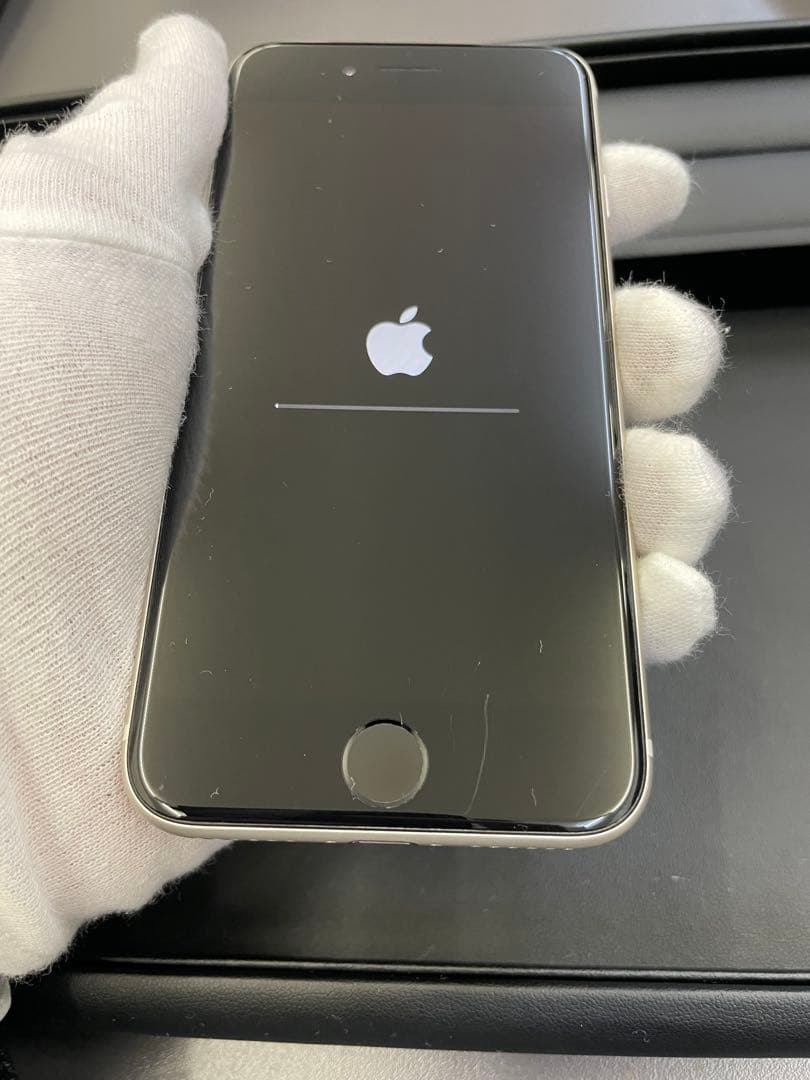Apple iPhone アイフォン SE 第三世代 64GB ホワイト