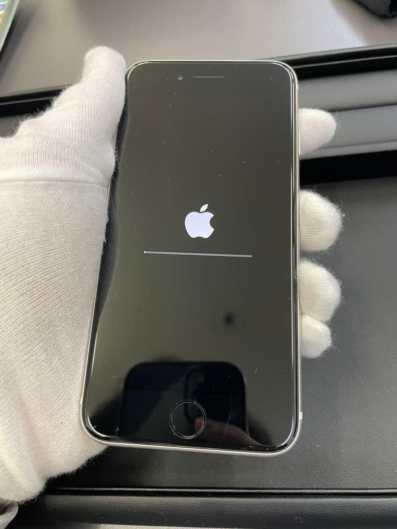 Apple iPhone アイフォン SE 第三世代 64GB ホワイト