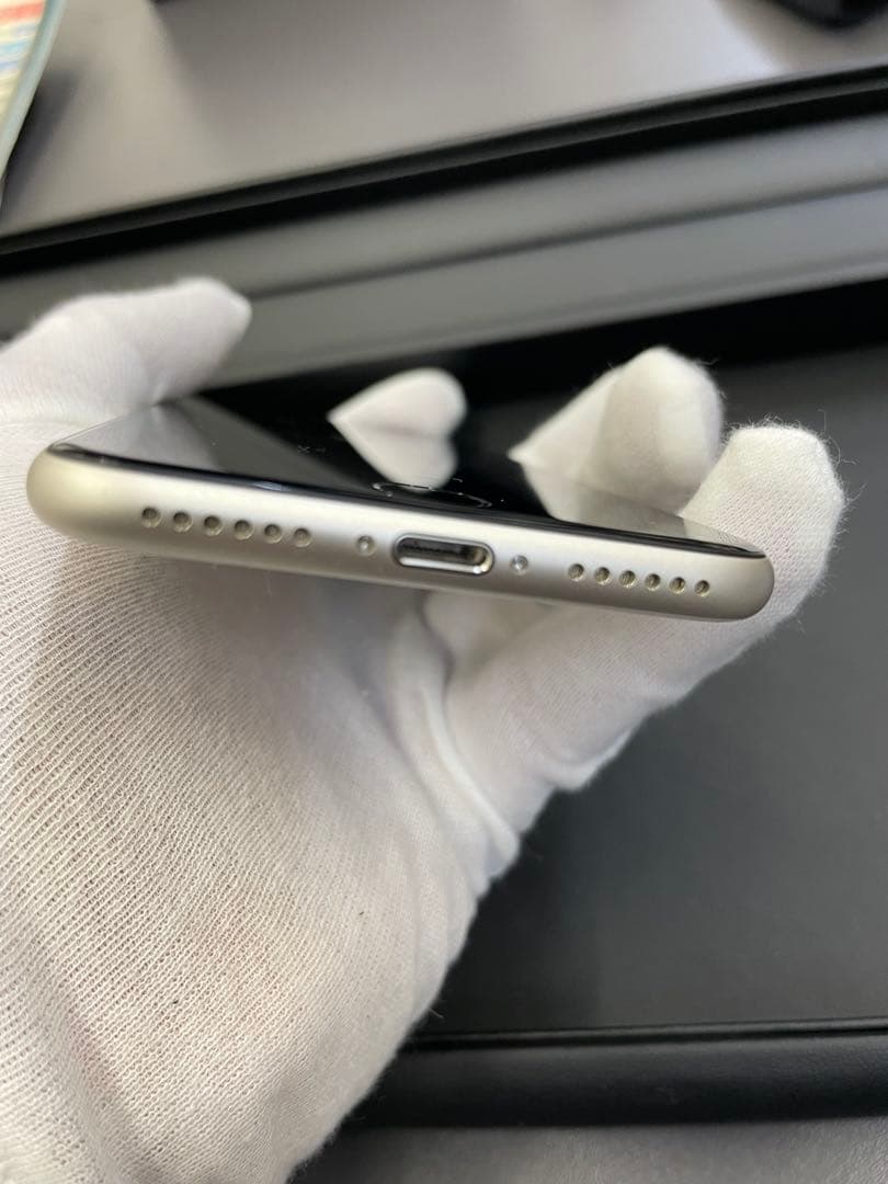 Apple iPhone アイフォン SE 第三世代 64GB ホワイト