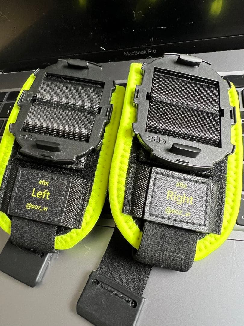 HTC Vive Ultimate Tracker２個+肘バンド