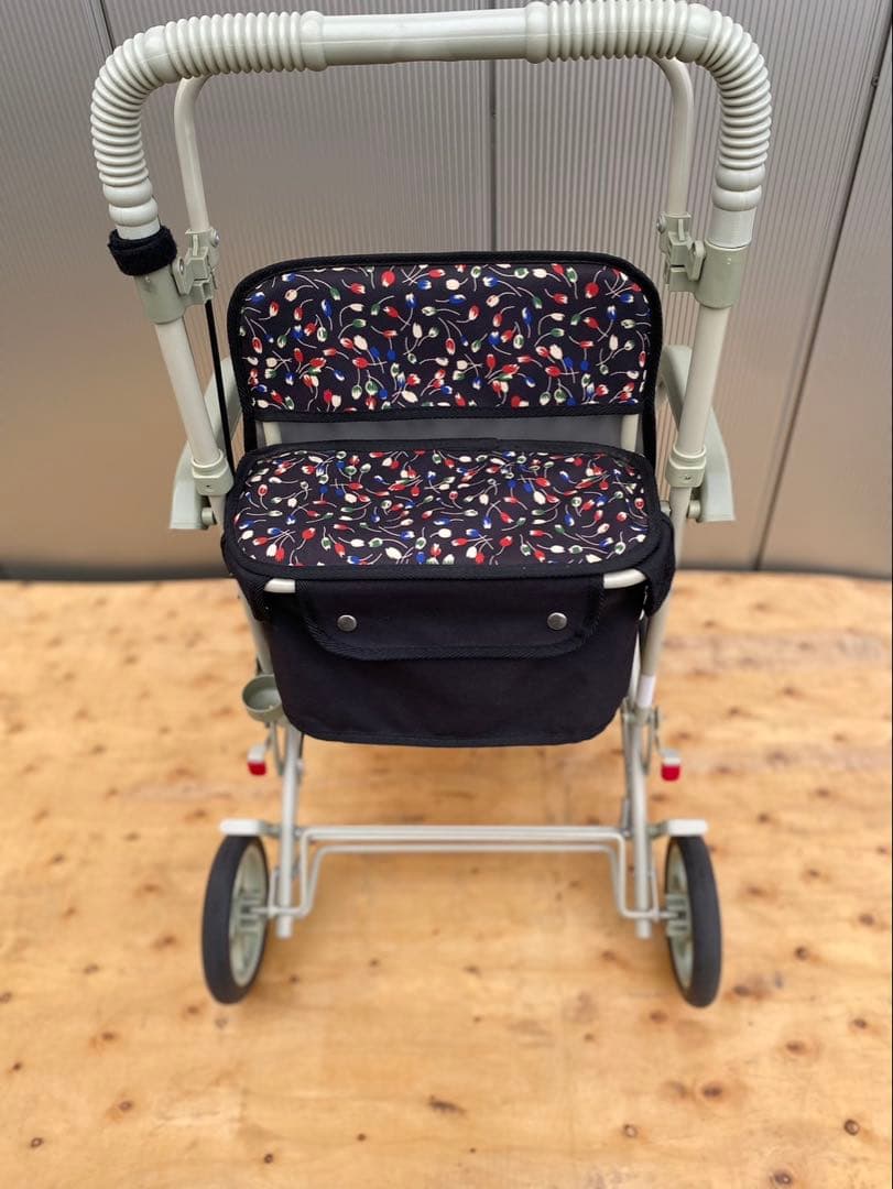 【極美品】 島製作所　SHIMA　シルバーカー　座れる　手押し車　歩行補助