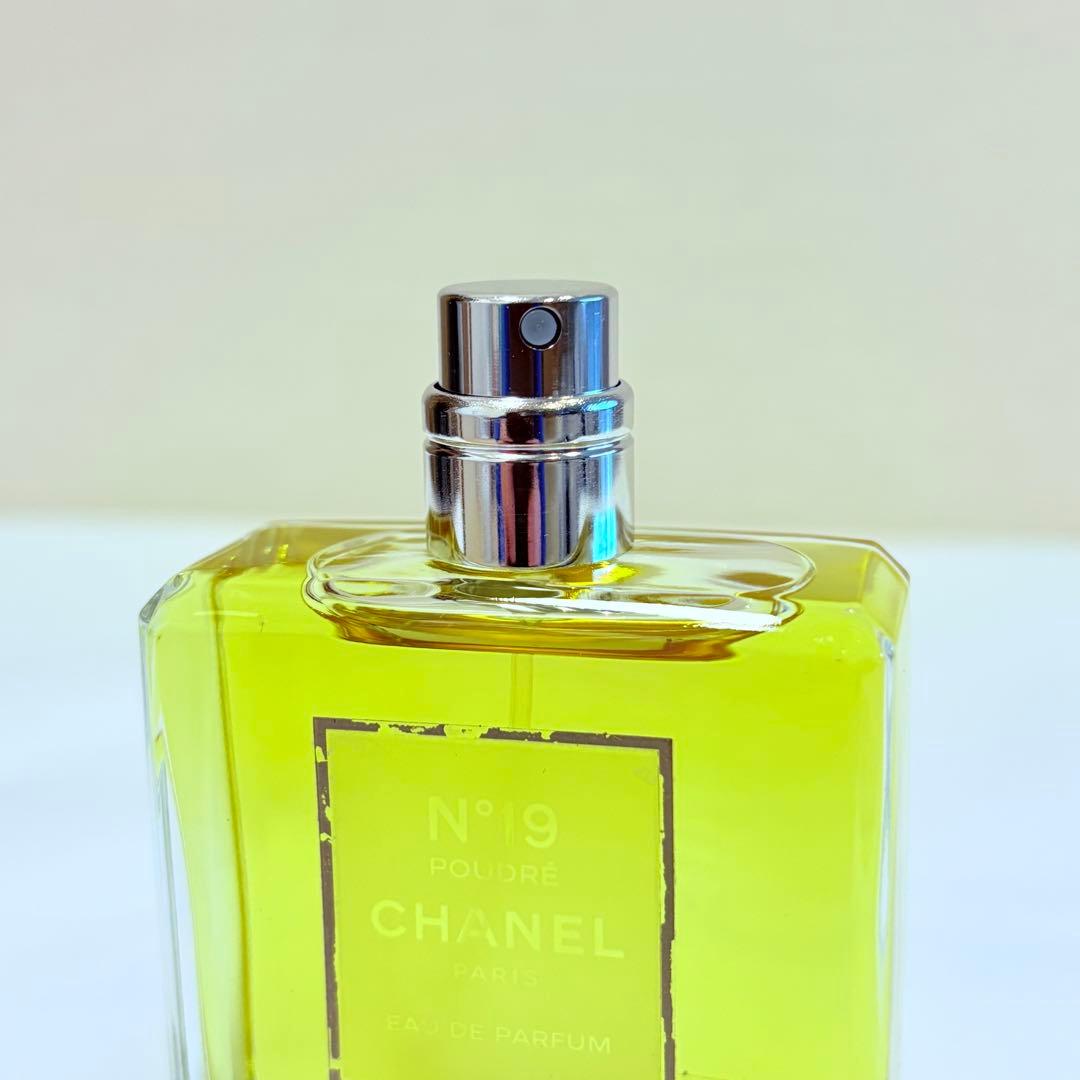 新品　シャネル N°19 プードレ　オードパルファム　香水　50ml