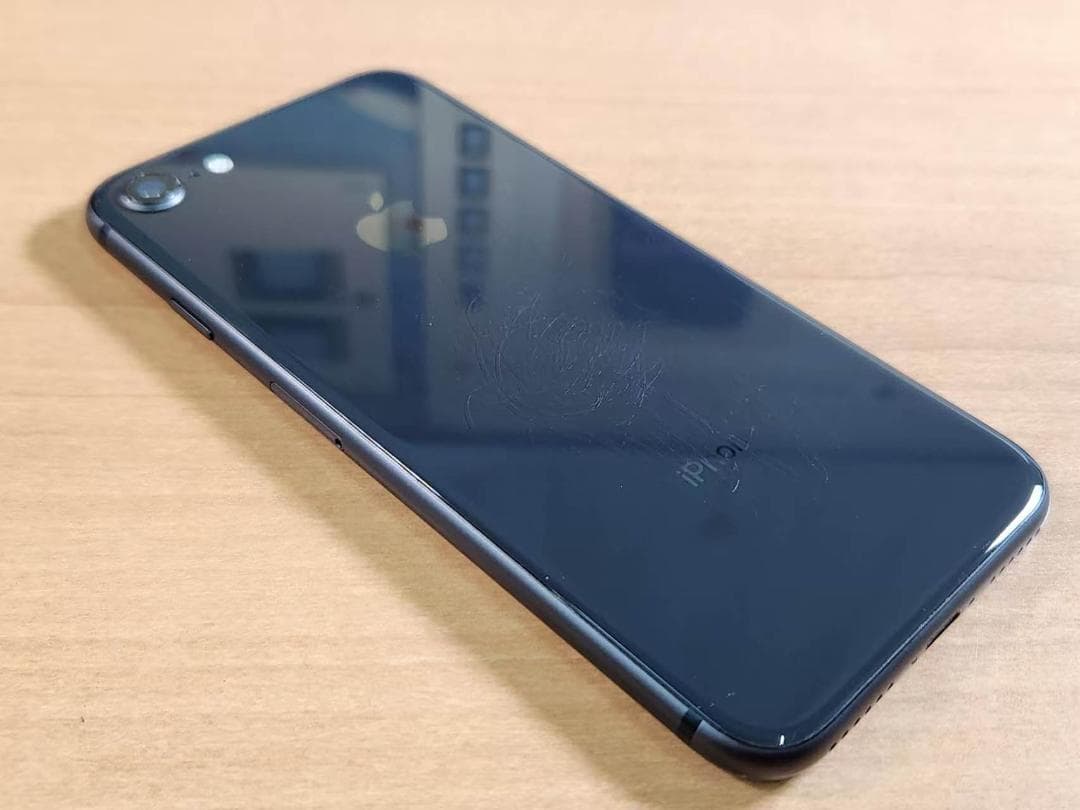 スマートフォン本体 033000C iPhone 8 A1906 64GB