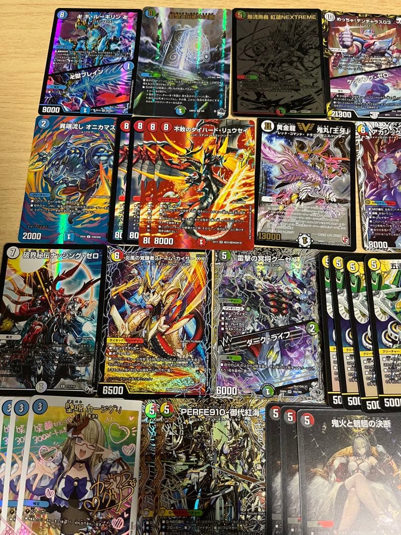 ニ*コ様 デュエマ引退品　まとめ売り　光物約100枚　シク　銀トレ　b 神アート