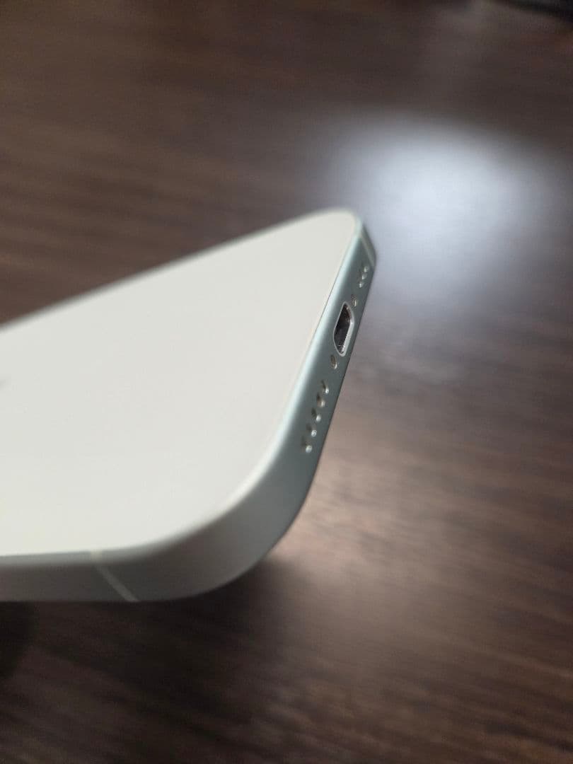 【美品】iPhone15 256GB グリーン