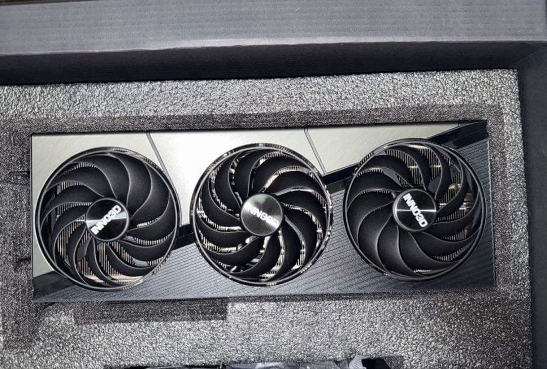【ジャンク】INNO3D GeForce RTX 5090 グラフィックボード