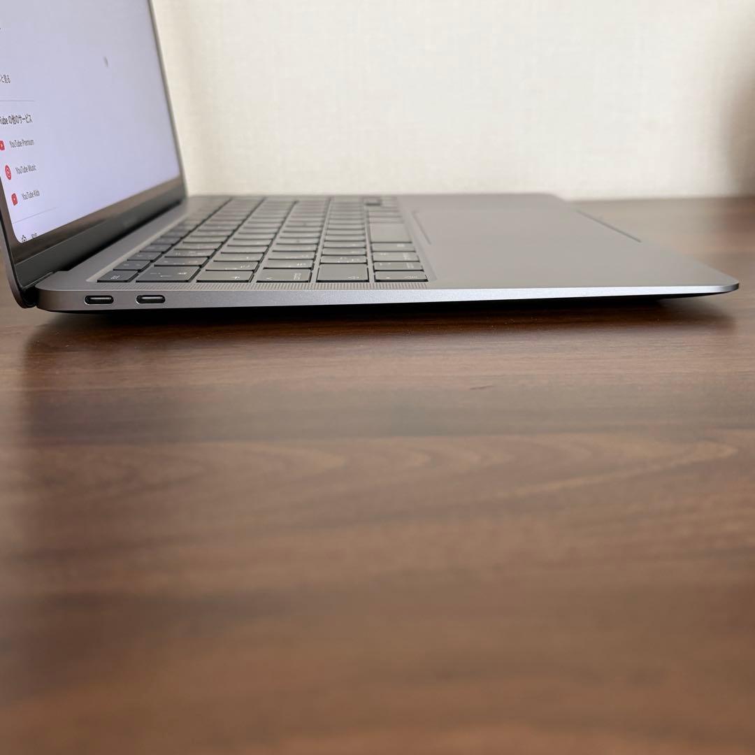 M1 MacBook Air 13インチ 256GB/CPU8/GPU7/8GB