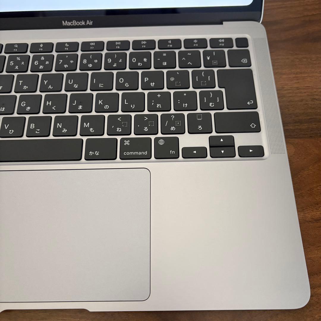 M1 MacBook Air 13インチ 256GB/CPU8/GPU7/8GB