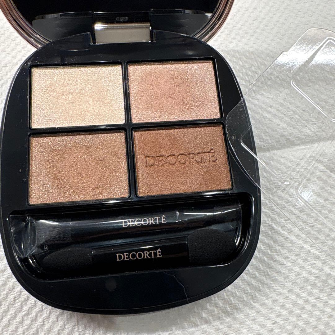 mine　COSME DECORTE スキンシャドウ 01