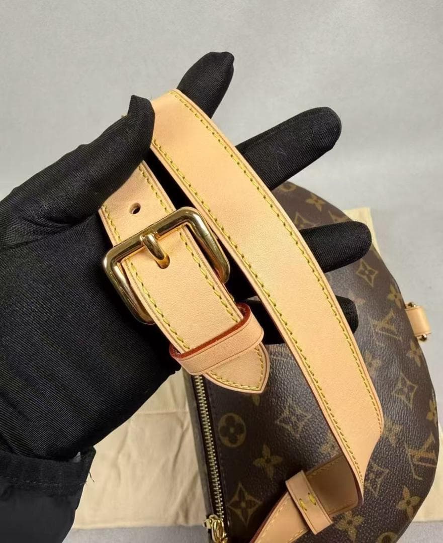 ルイ美品***ヴィトンボディバッグ バムバッグショルダー モノグラム・キャンバス