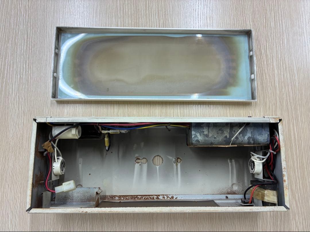 【ジャンク品】誘導灯　レトロ　避難口