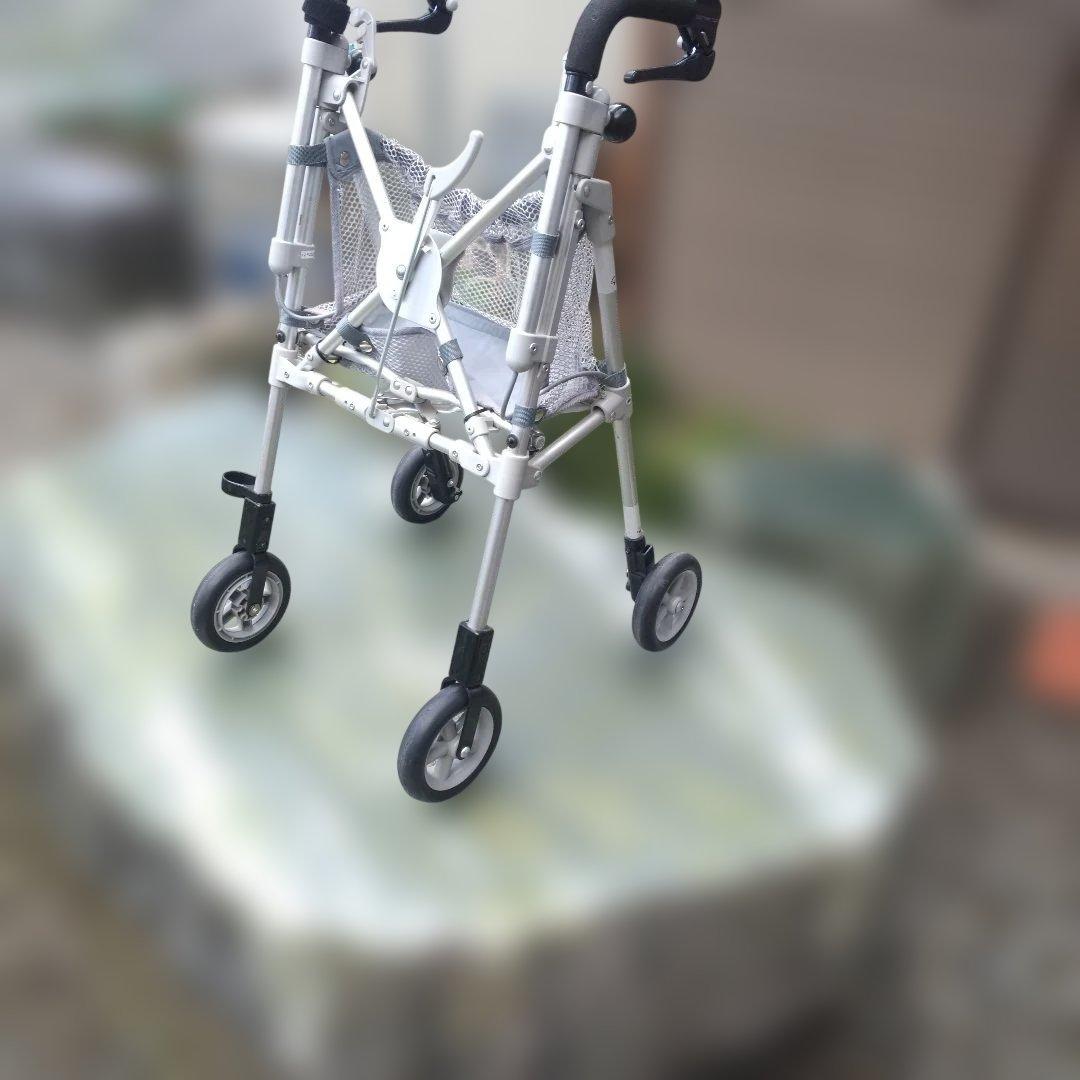 折りたたみ式歩行器 アルミ製