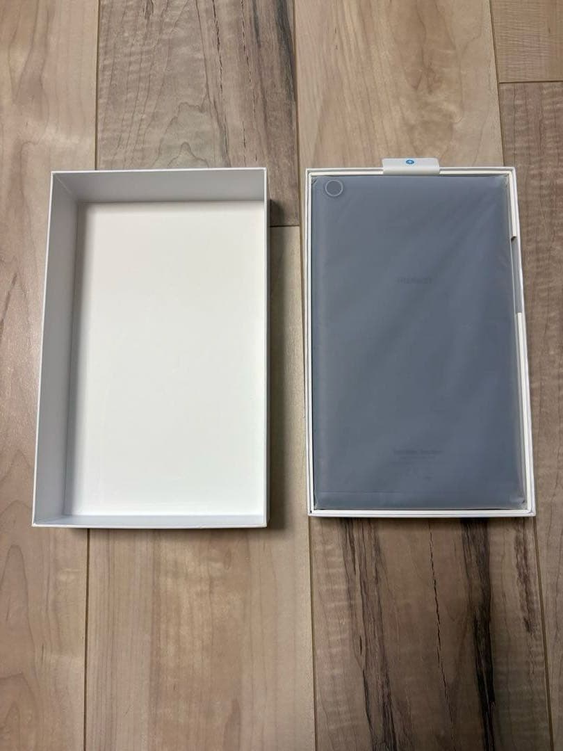 MediaPad M5 lite 8 LTEモデル　純正保護カバー付き
