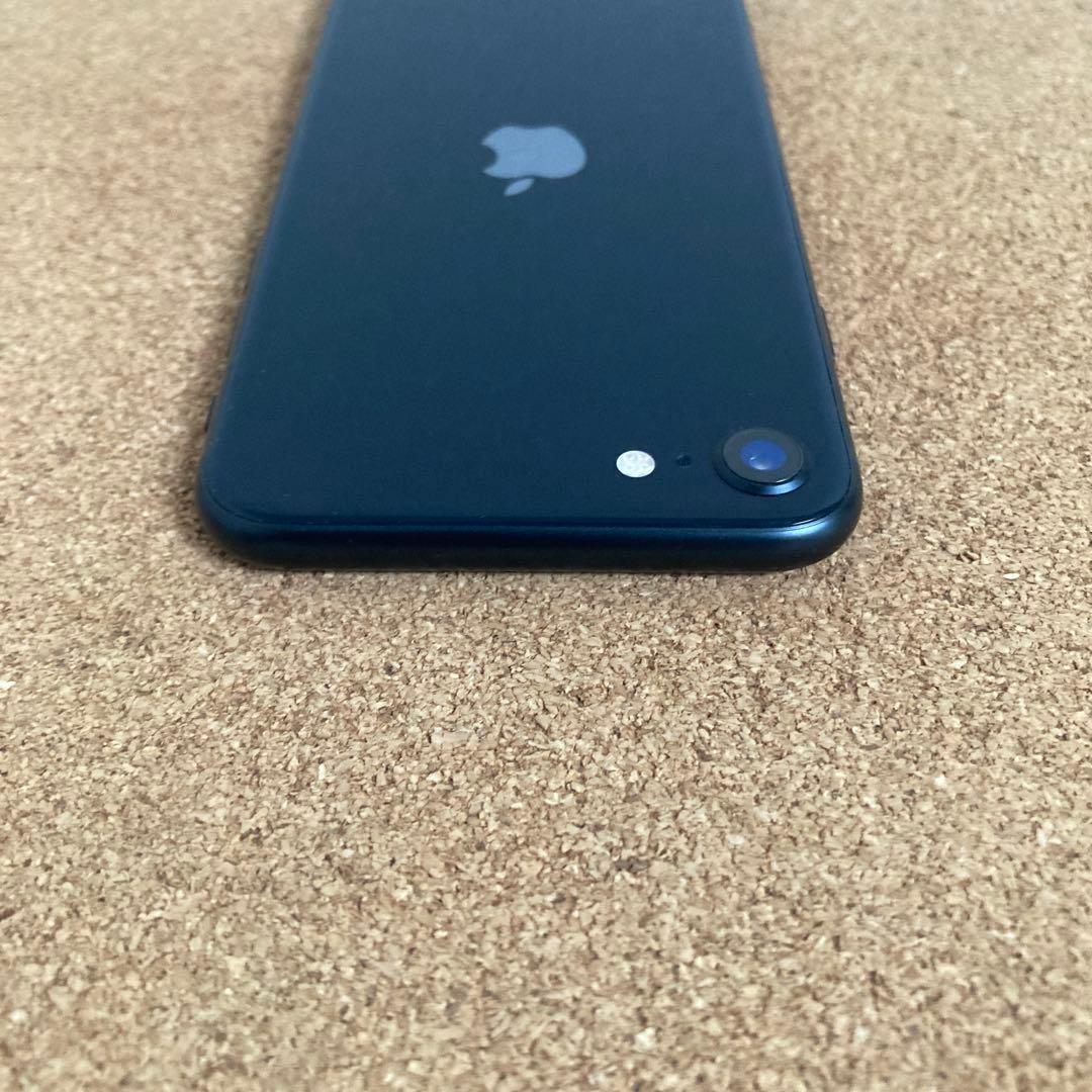 4198【早い者勝ち】電池新品☆iPhoneSE3 64GB SIMフリー☆