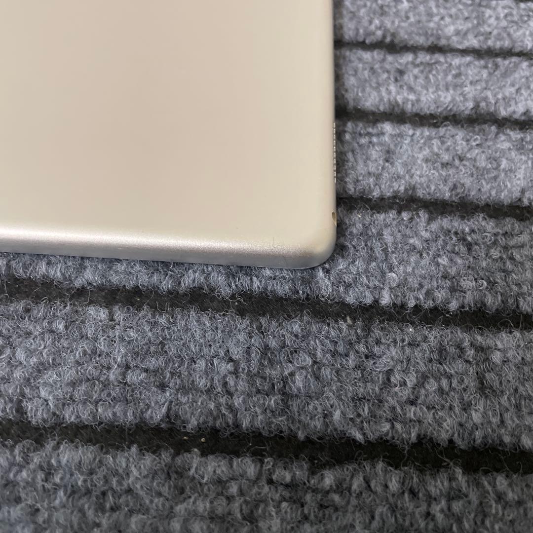 91 iPad Pro 12.9 2世代 64GB Wi-Fi シルバー