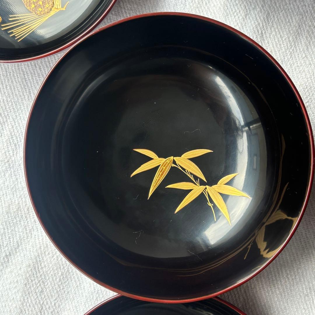 時代　溜塗漆に愛らしい松竹梅の蒔絵お椀5点　梅、松の実（検輪島塗蒔絵椀雑煮椀